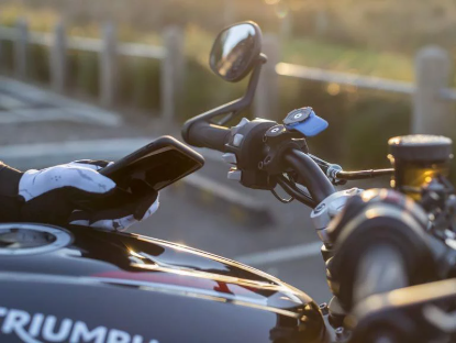 Quad Lock Support Smartphone pour Guidon de Moto universel
